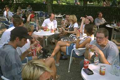 YellowBike - Rast im Park YellowBike - Rast im Park