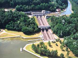 Schiffshebewerk Arzviller von Oben 1 Schiffshebewerk Arzviller von Oben 1