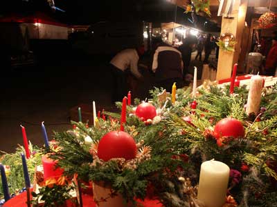 Unser Gestecke-Angebot, vom Verkäufer aus gesehen. Unser Gestecke-Angebot, vom Verkäufer aus gesehen.