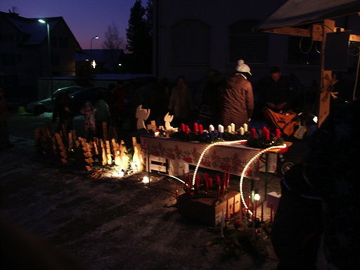 Weihnachtliche Beleuchtung an den anderen Tischen Weihnachtliche Beleuchtung an den anderen Tischen