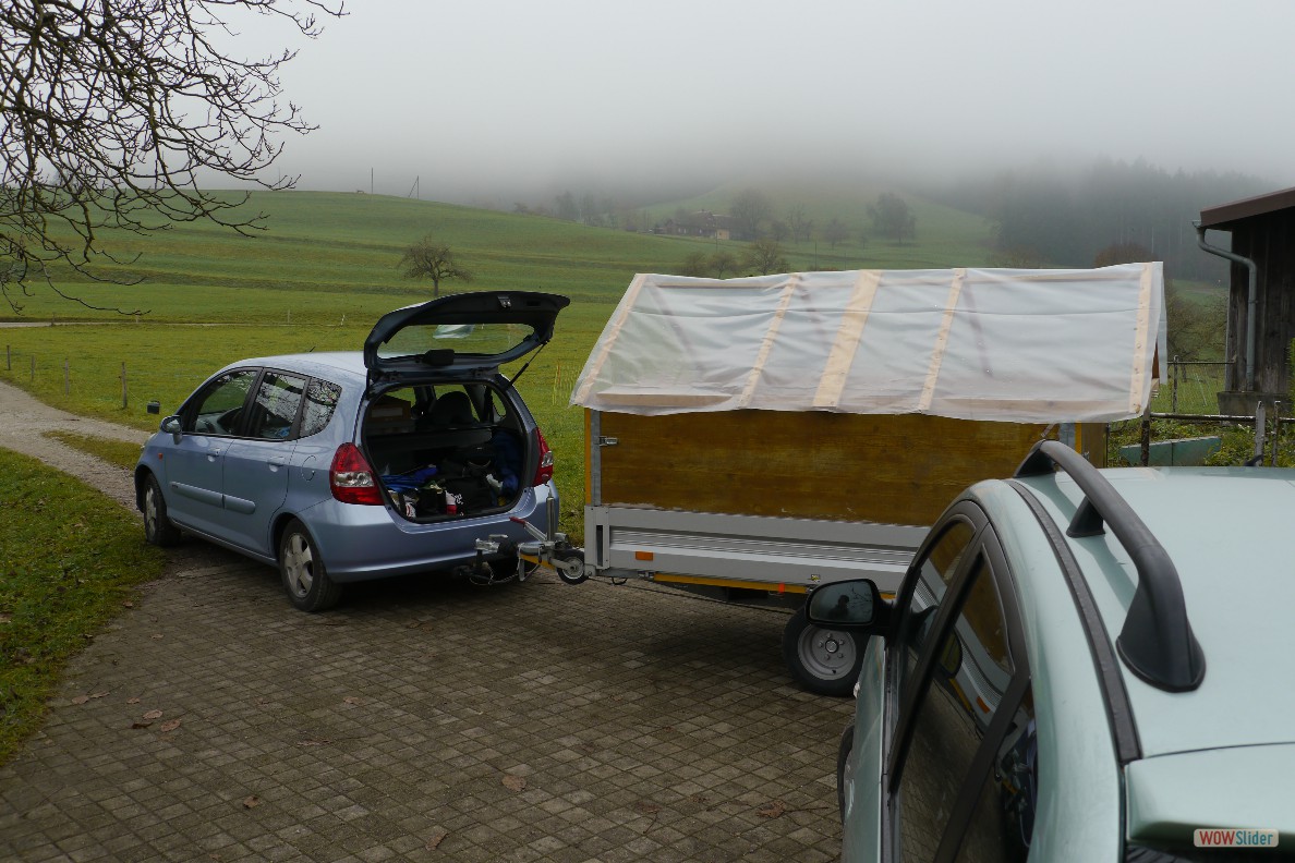 P1050867 - Anh√&sect;nger mit Stand-Dach